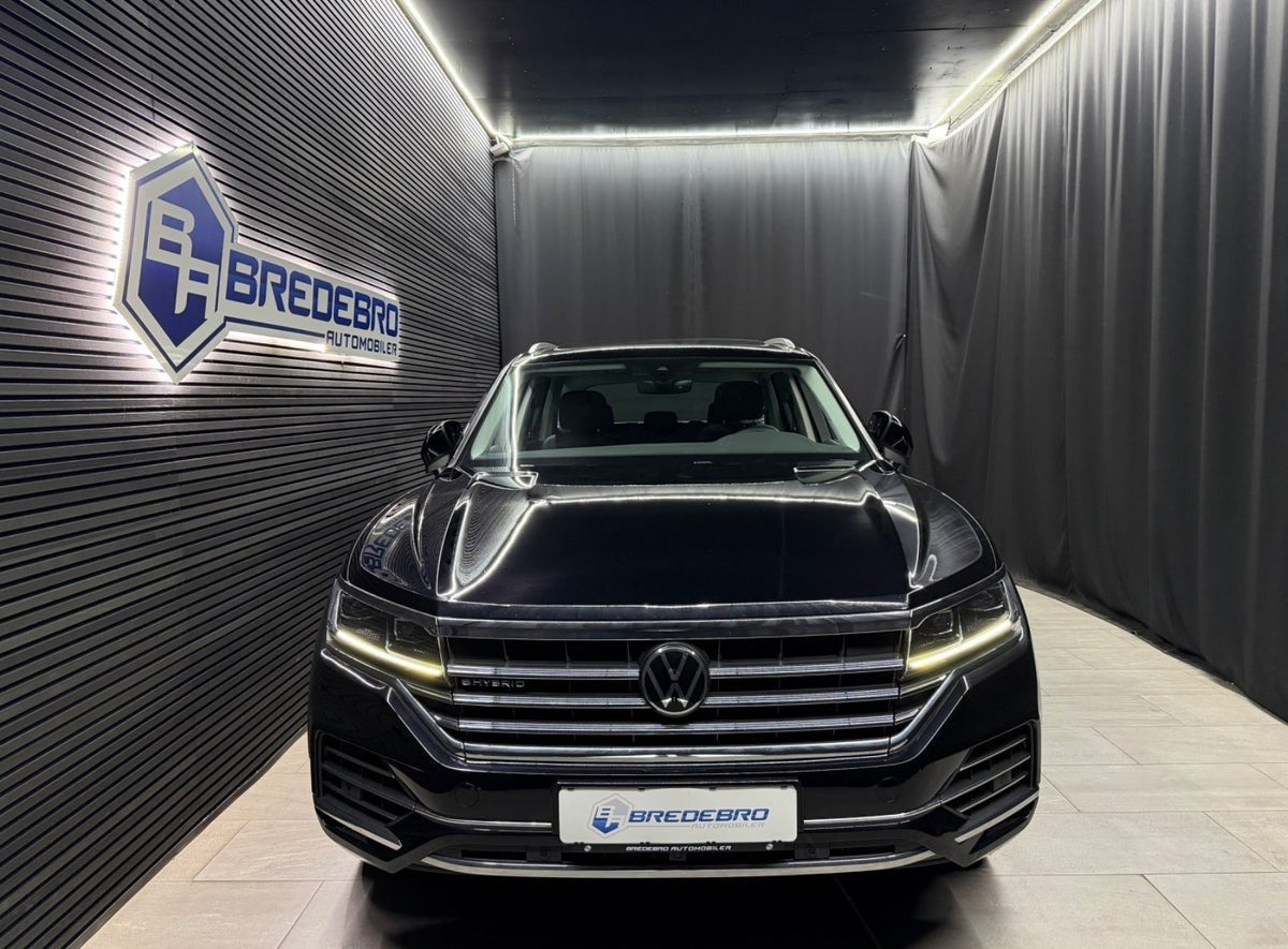 Sort VW Touareg fra 2022