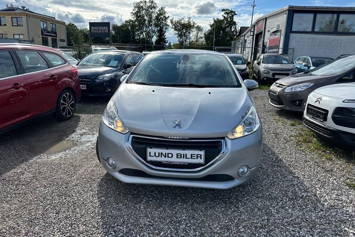 Sølv Peugeot 208 fra 2015