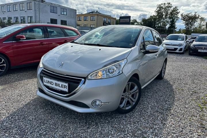 Sølv Peugeot 208 fra 2015