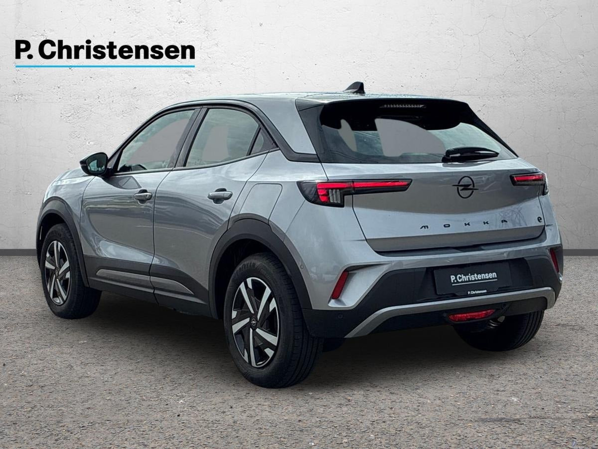 Grå Opel Mokka-e fra 2025