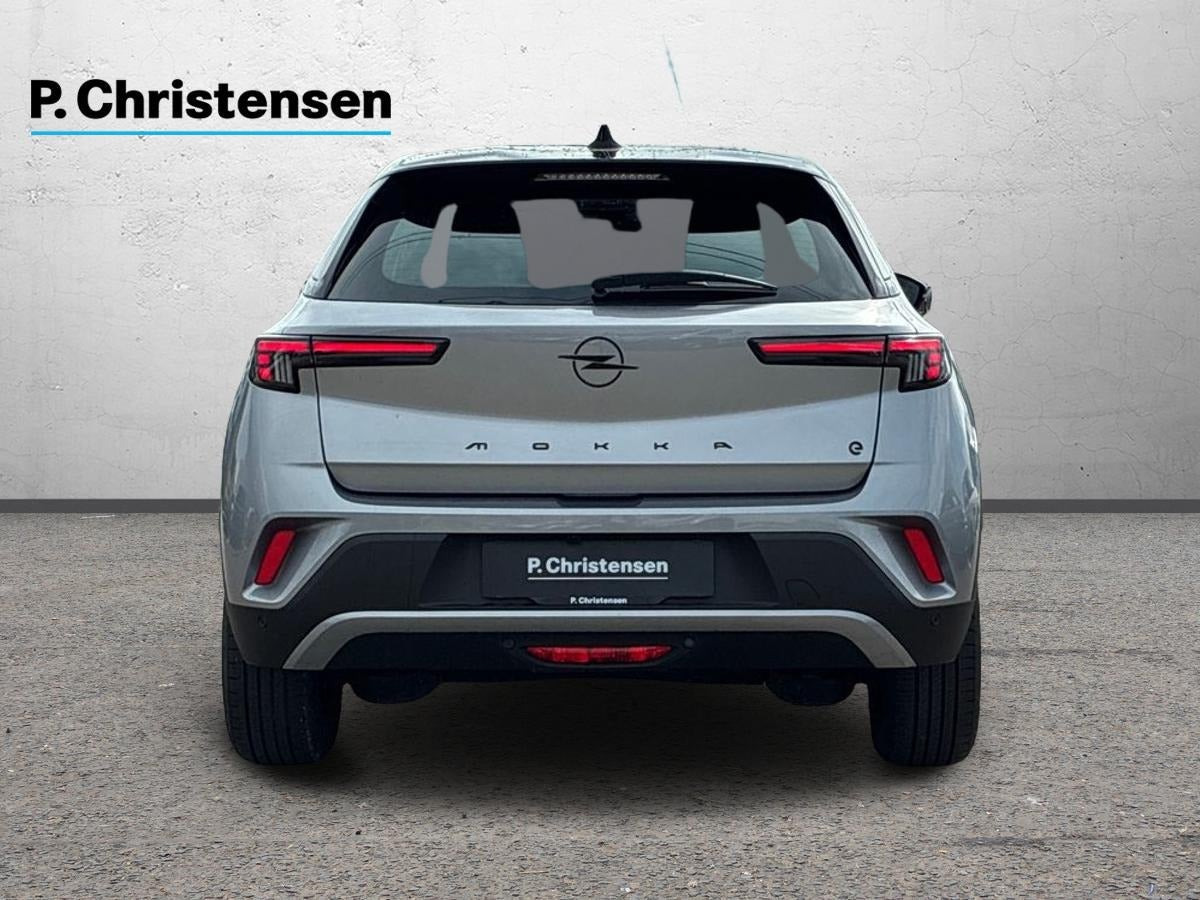 Grå Opel Mokka-e fra 2025