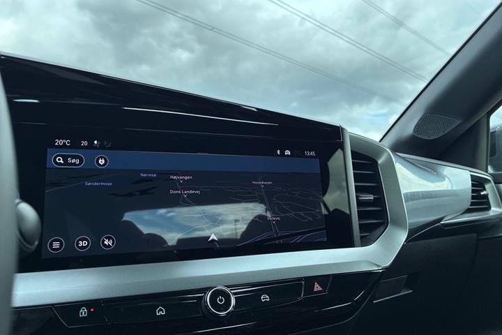 Grå Opel Mokka-e fra 2025