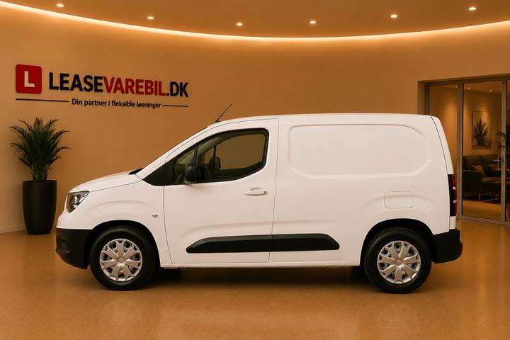Hvid Opel Combo-e fra 2023