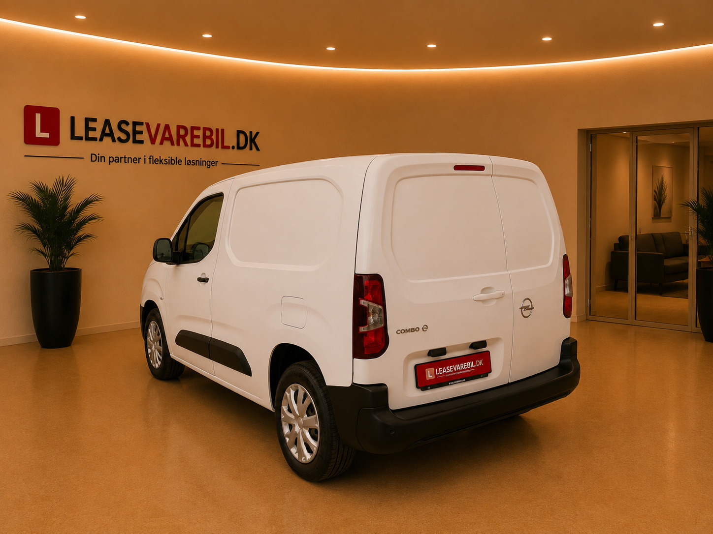 Hvid Opel Combo-e fra 2023