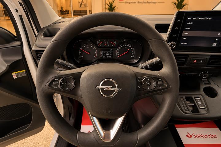 Hvid Opel Combo-e fra 2023