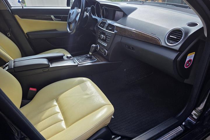 undefined Mercedes C220 fra 2011
