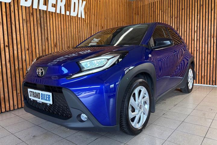 Blå Toyota Aygo X fra 2023