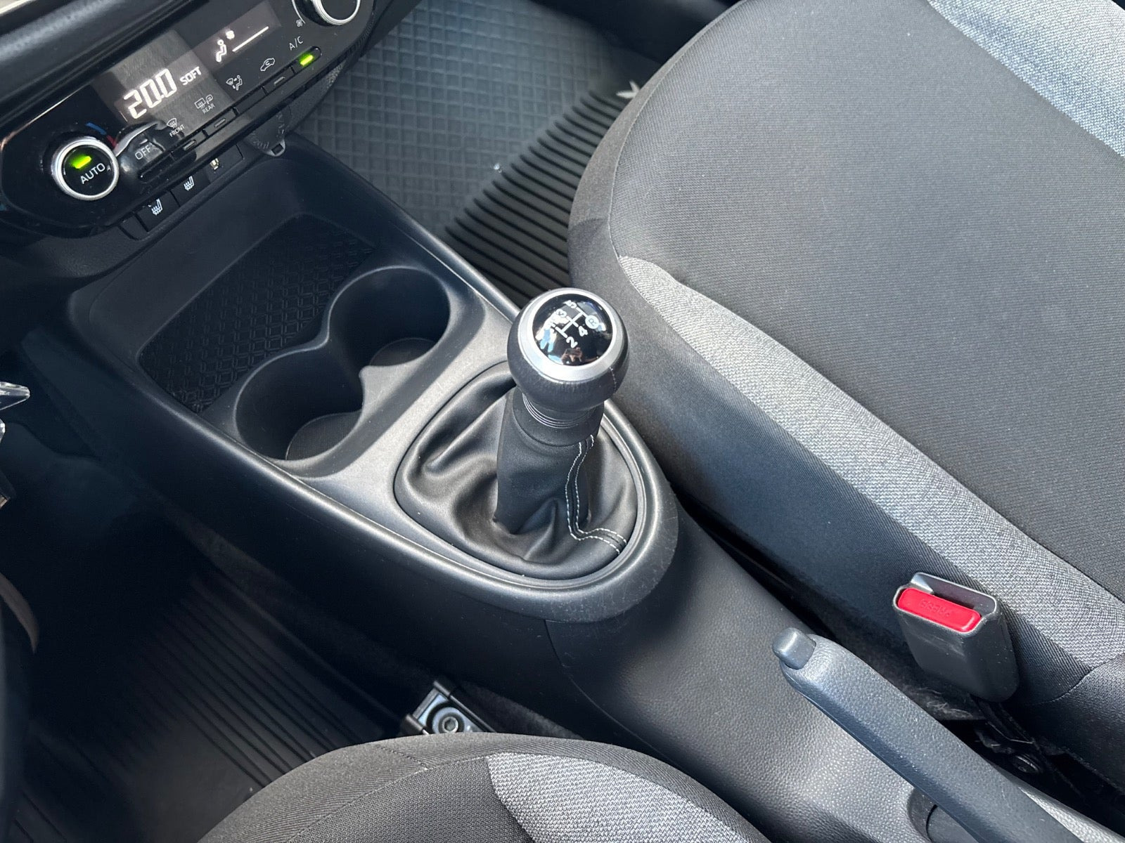 Blå Toyota Aygo X fra 2023