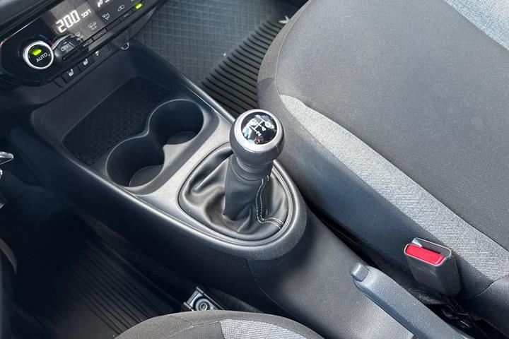 Blå Toyota Aygo X fra 2023