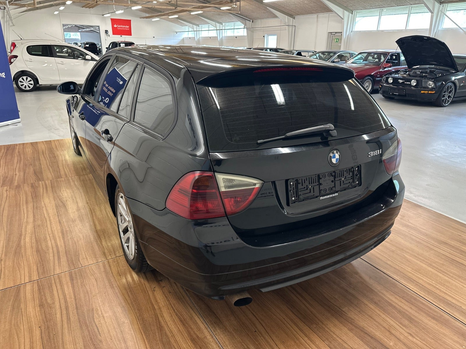 Sort BMW 318i fra 2007