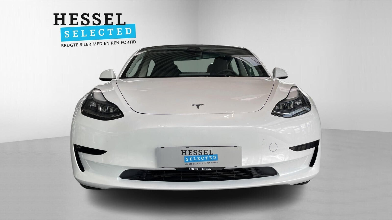 Hvid Tesla Model 3 fra 2022