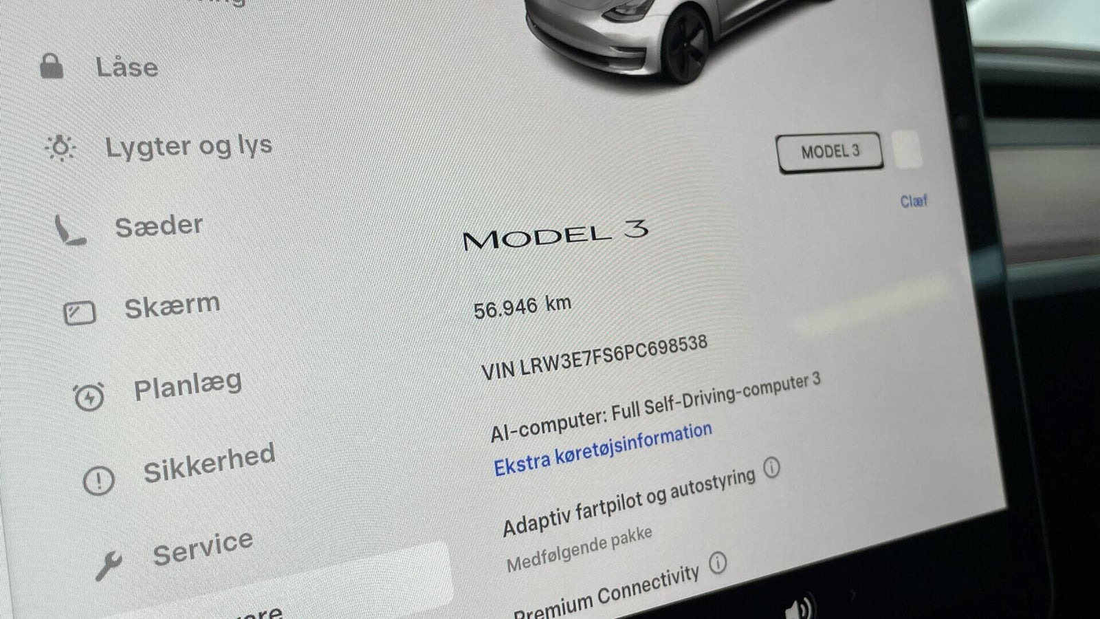 Hvid Tesla Model 3 fra 2022