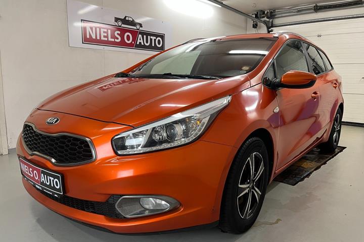 Orange Kia Ceed fra 2014