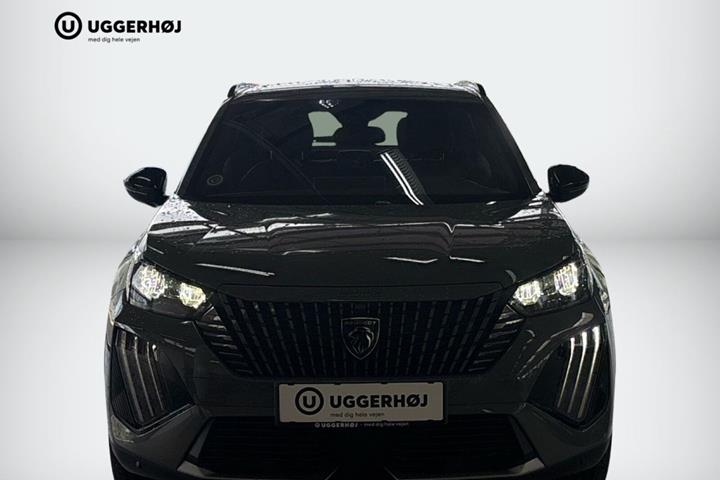 Grå Peugeot 2008 fra 2023