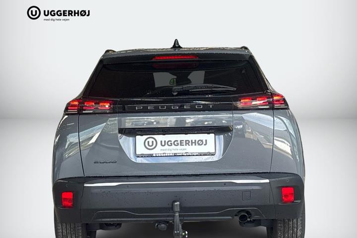 Grå Peugeot 2008 fra 2023