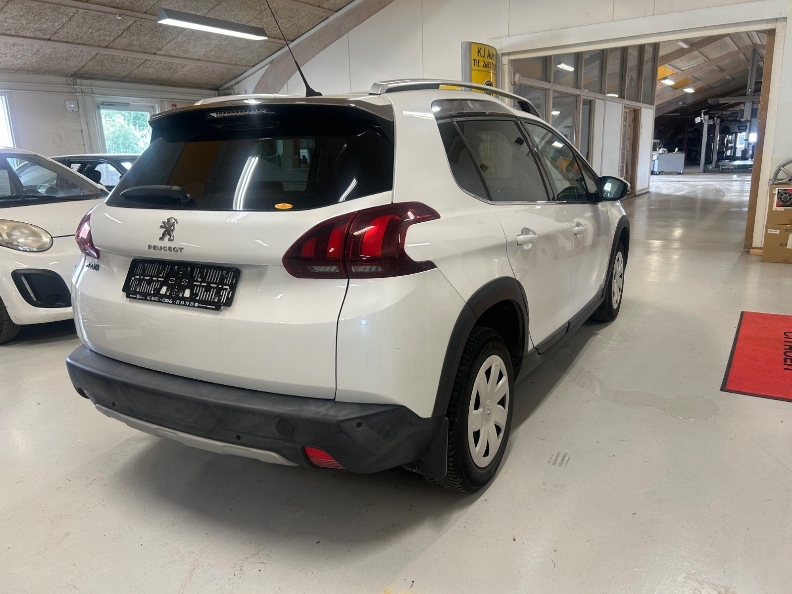 Hvid Peugeot 2008 fra 2017