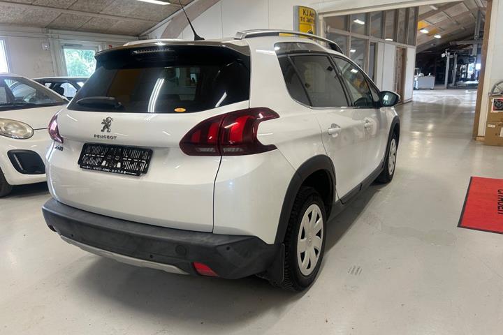 Hvid Peugeot 2008 fra 2017