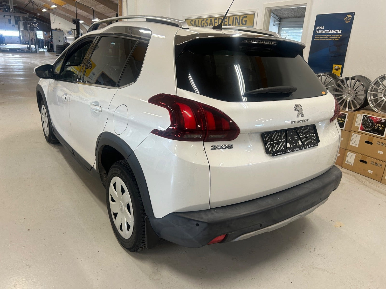 Hvid Peugeot 2008 fra 2017