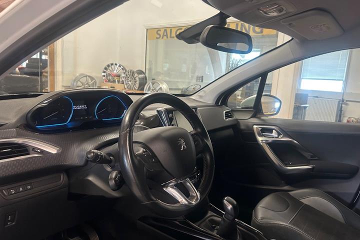 Hvid Peugeot 2008 fra 2017