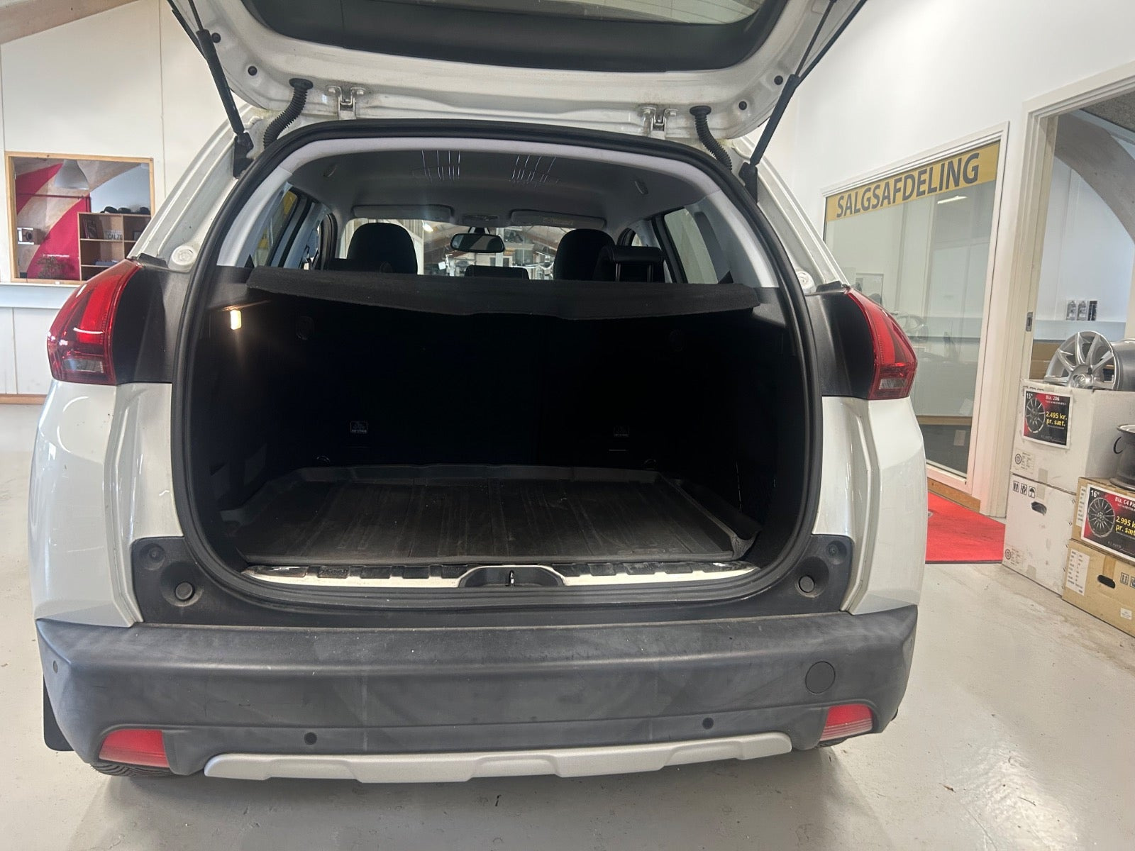 Hvid Peugeot 2008 fra 2017
