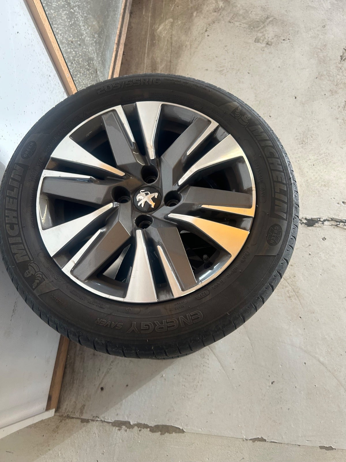 Hvid Peugeot 2008 fra 2017