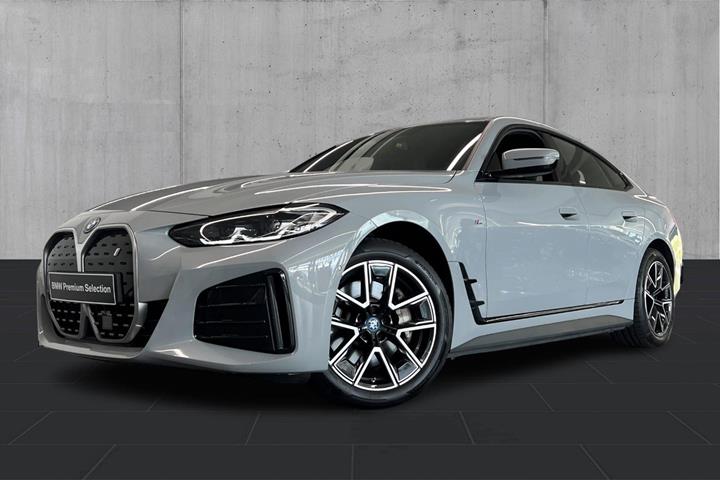 Grå BMW i4 fra 2024