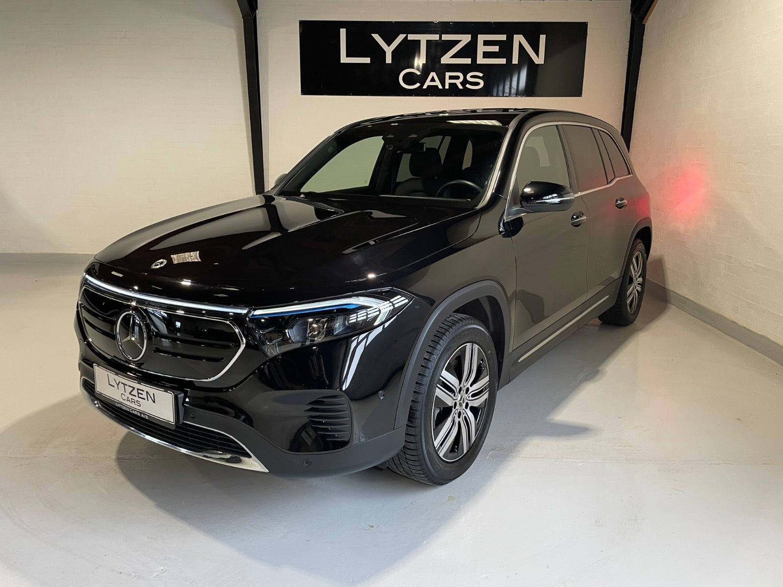 Mercedes EQB250+