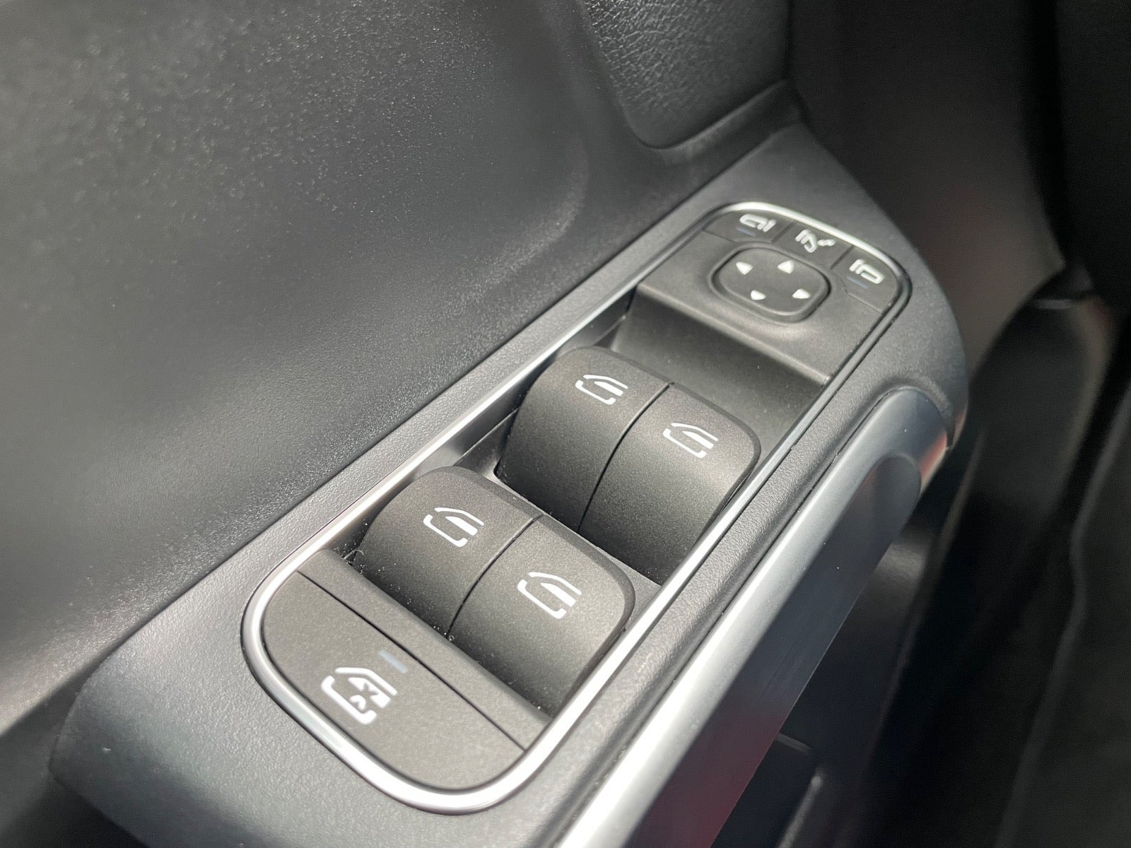 undefined Mercedes EQB250+ fra 2023