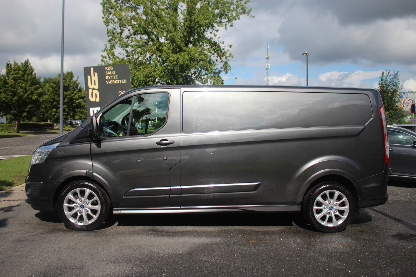 Grå Ford Transit Custom 290 L2 fra 2018