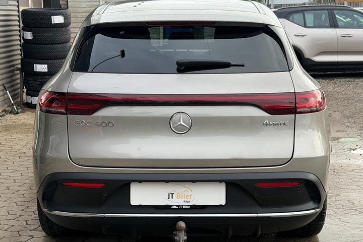 Orange Mercedes EQC400 fra 2021
