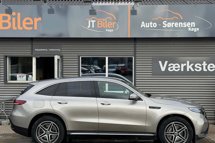 Orange Mercedes EQC400 fra 2021