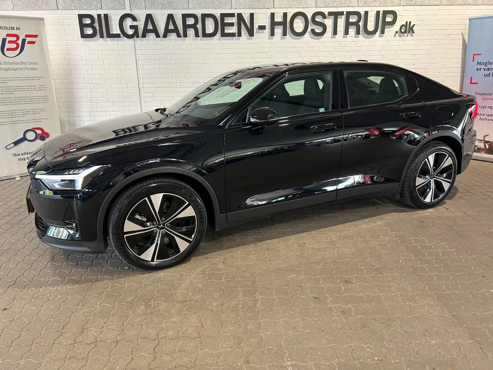 Sort Polestar 2 fra 2023