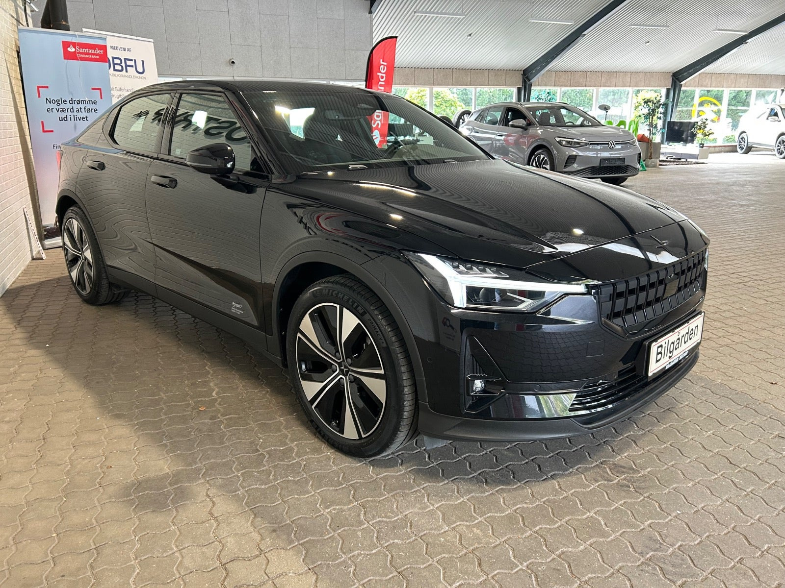 Sort Polestar 2 fra 2023
