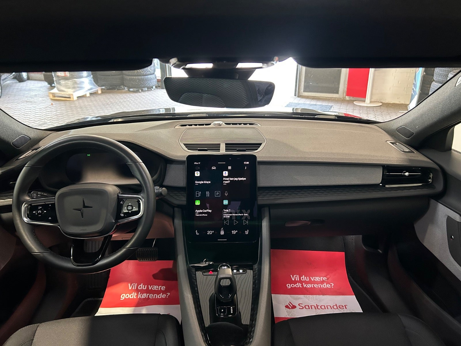 Sort Polestar 2 fra 2023