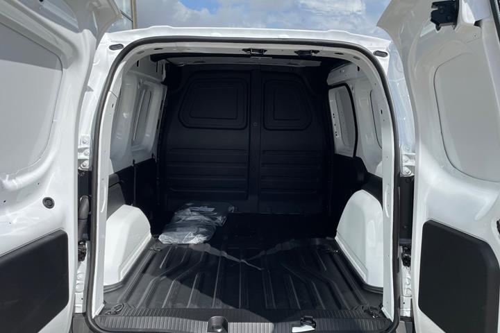Hvid Mercedes eCitan fra 2025
