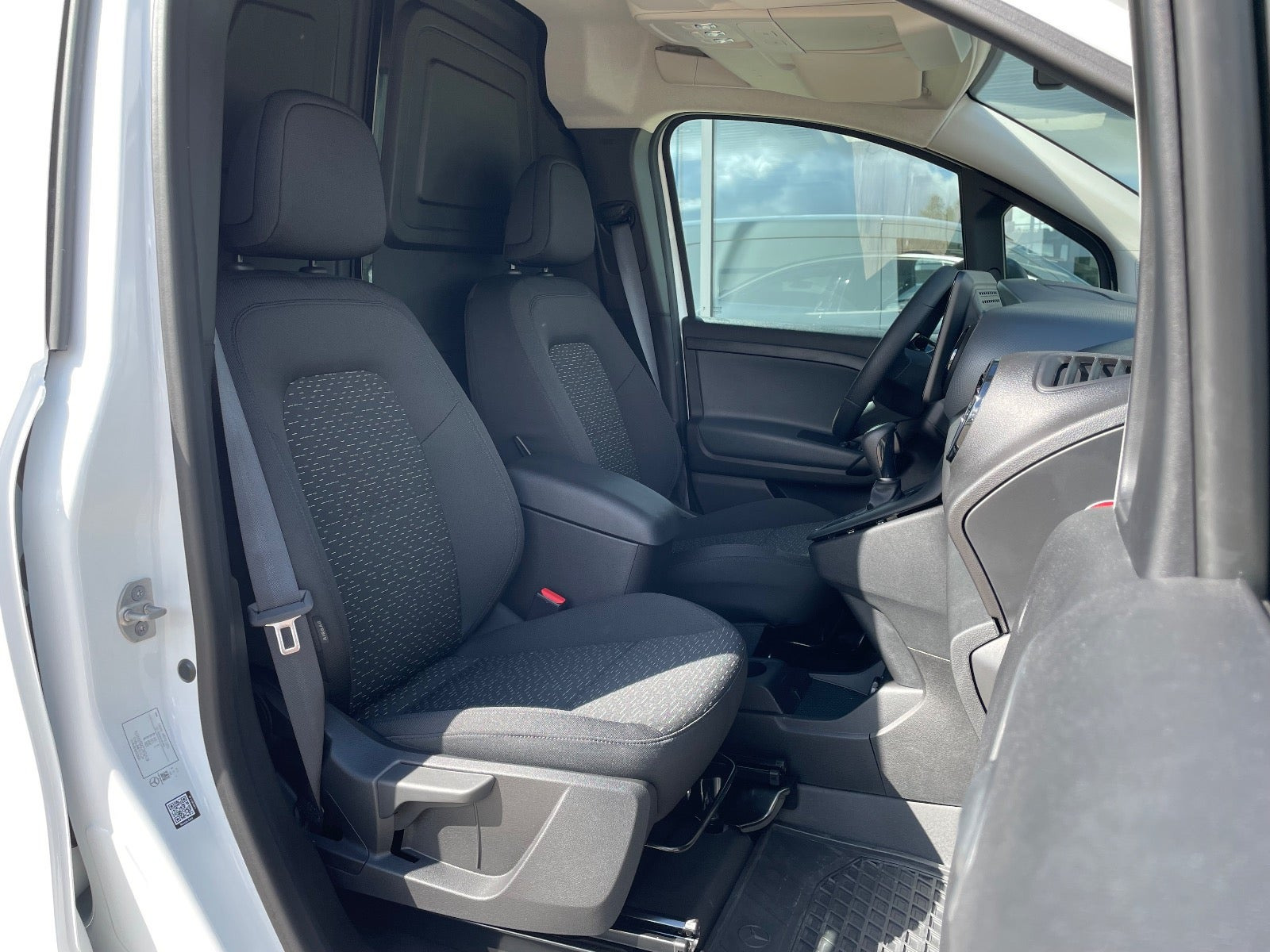 Hvid Mercedes eCitan fra 2025