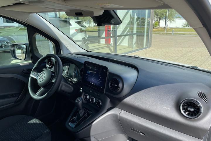 Hvid Mercedes eCitan fra 2025