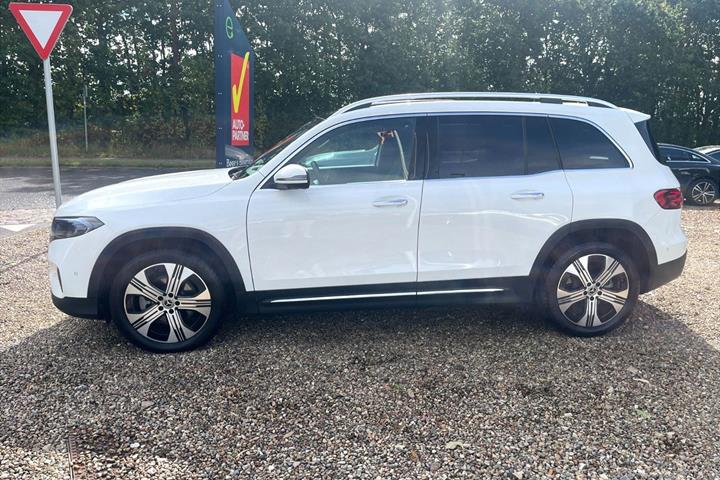 Hvid Mercedes EQB 250+ fra 2025
