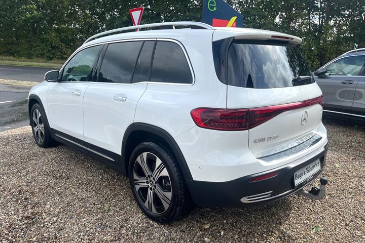 Hvid Mercedes EQB 250+ fra 2025