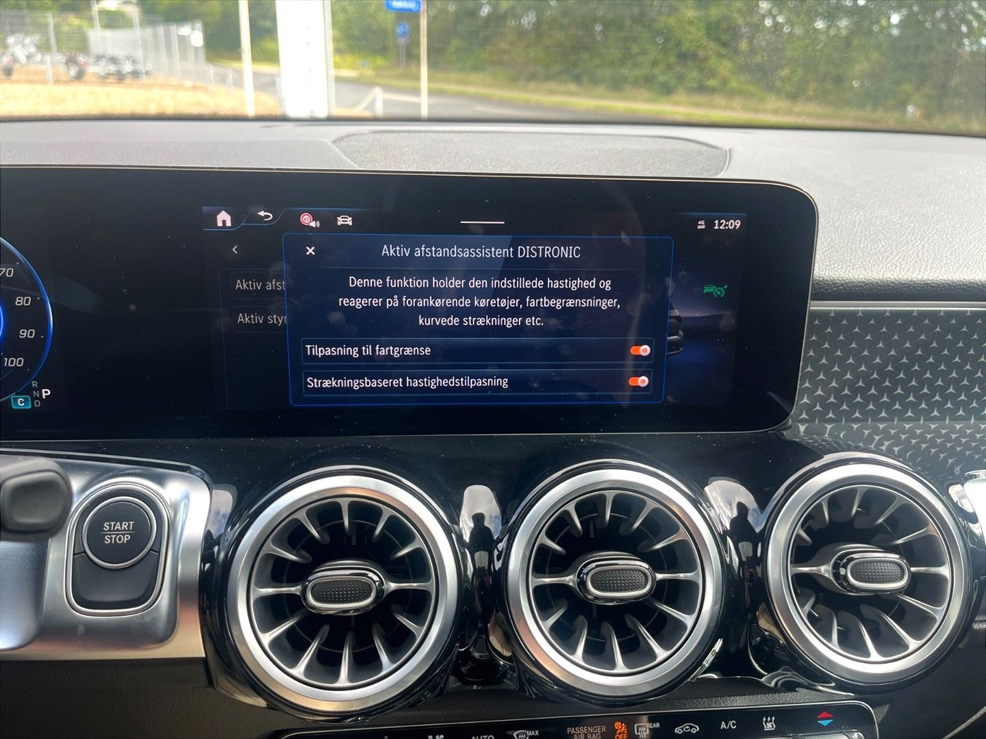 Hvid Mercedes EQB 250+ fra 2025