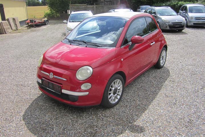 Rød Fiat 500 fra 2010