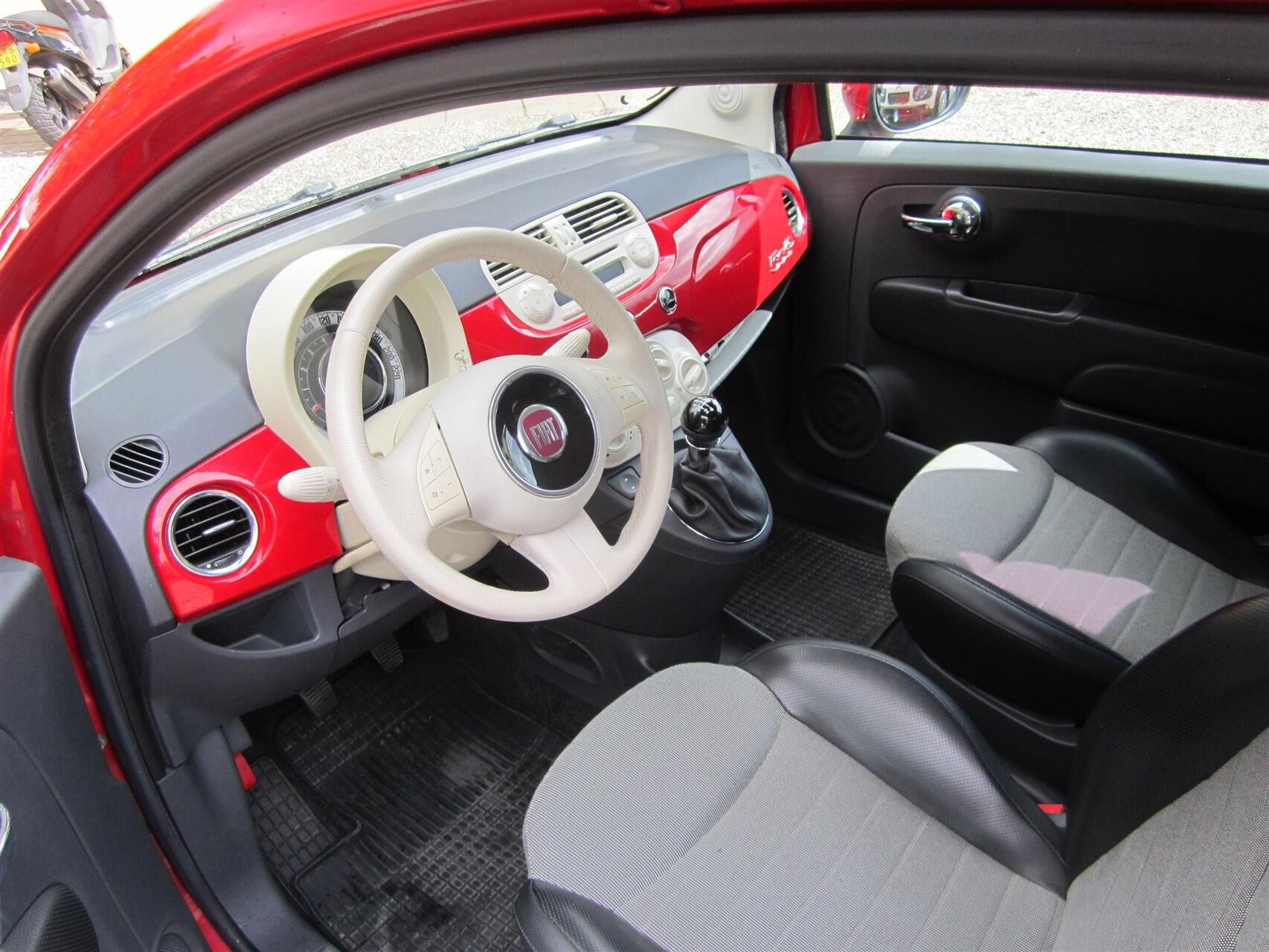 Rød Fiat 500 fra 2010