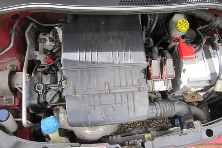 Rød Fiat 500 fra 2010