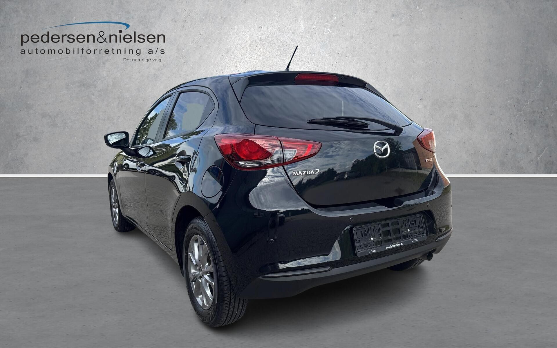 Sort Mazda 2 fra 2023