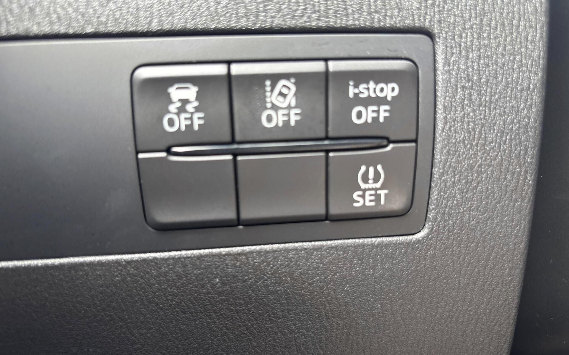 Sort Mazda 2 fra 2023