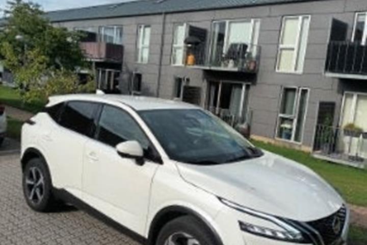 Hvid Nissan Qashqai fra 2021