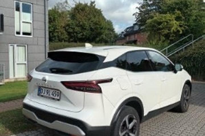 Hvid Nissan Qashqai fra 2021