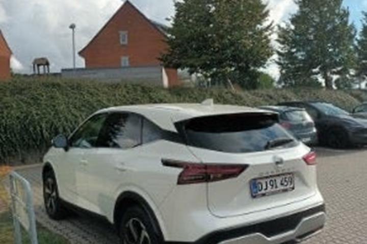 Hvid Nissan Qashqai fra 2021