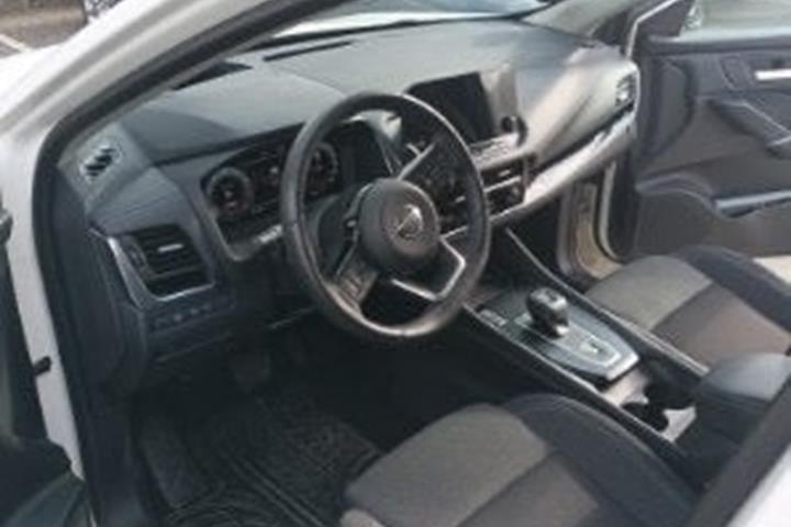 Hvid Nissan Qashqai fra 2021