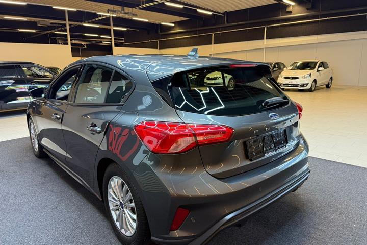 Grå Ford Focus fra 2019
